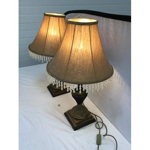 289 - PAIR OF GOOD QAULITY REPRODUCTION TABLE LAMPS COMPLETE WITH SHADES AND DROPPERS H 27