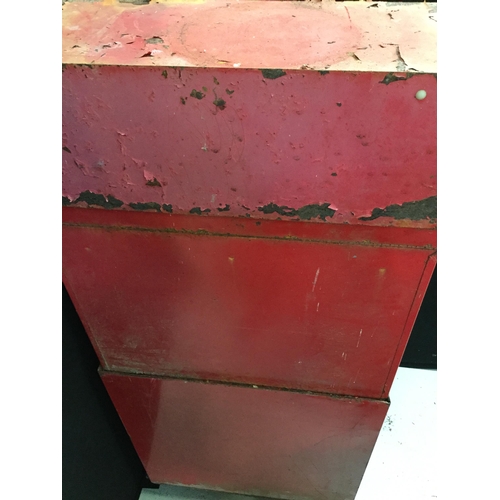 290 - WORKSHOP STACK ON TOOL BOX A/F H 61