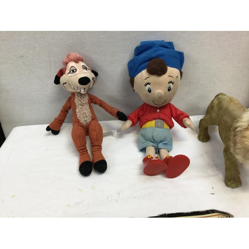 300 - BOX OF VINTAGE TOYS AND DOLLS TO INCLUDE NODDY, LION ETC