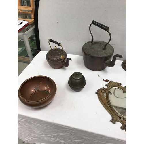 301 - BOX OF VICTORIAN AND LATER BRASS AND COPPER TO INCLUDE BILLY CAN, SCALES, COPPER KETTLES, BRASS MIRR... 