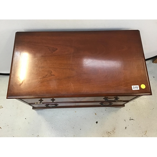 310 - REPRODUCTION MAHOGANY FLAT SCREEN TV STAND (1 HANDLE MISSING) H 23