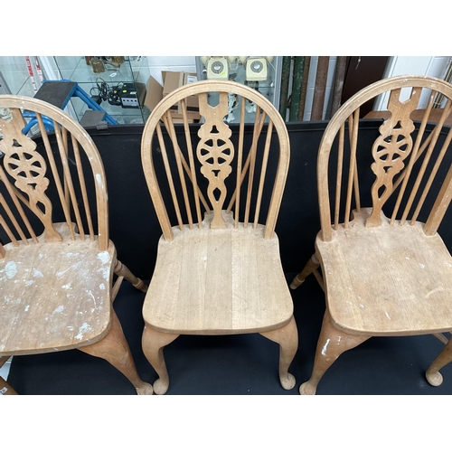 192 - SET OF 6 BEECH WHEELBACK DINING CHAIRS ON STRETCHERED CABRIOLE LEGS A/F