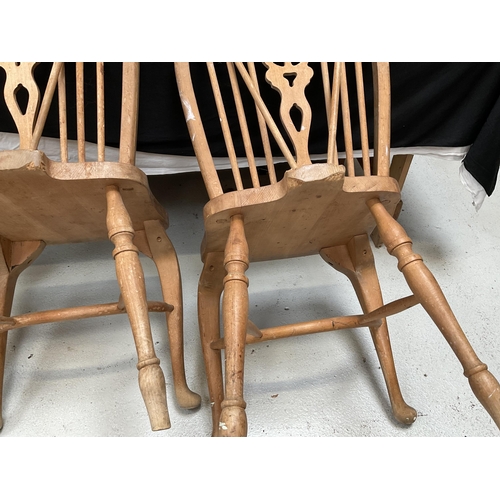 192 - SET OF 6 BEECH WHEELBACK DINING CHAIRS ON STRETCHERED CABRIOLE LEGS A/F