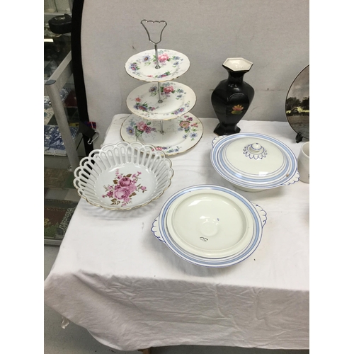 231 - 2 BOXES OF CHINA TO INCLUDE SANDWICH PLATE PLAQUES TUREENS ETC