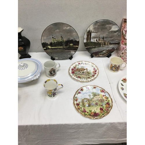 231 - 2 BOXES OF CHINA TO INCLUDE SANDWICH PLATE PLAQUES TUREENS ETC