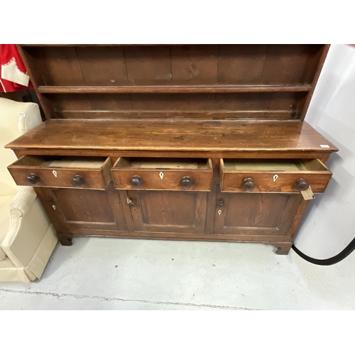 356 - EARLY OAK DRESSER WITH PLATE RACK BACK BASE WITH 3 DRAWERS OVER 3 DOORS