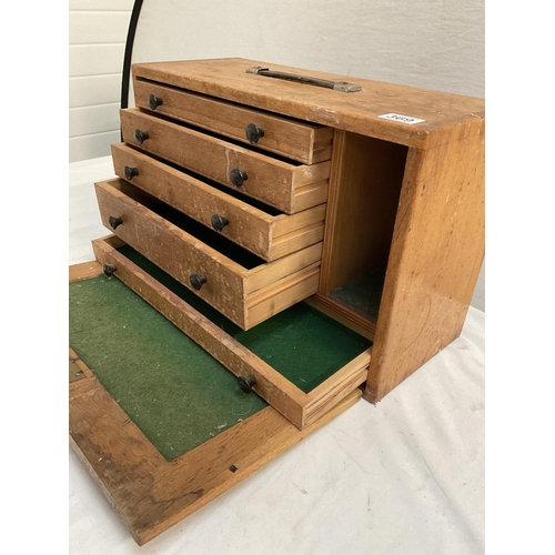 369 - VINTAGE OAK ENGINEERS BOX FITTED WITH DRAWERS COMPLETE WITH KEY -H13