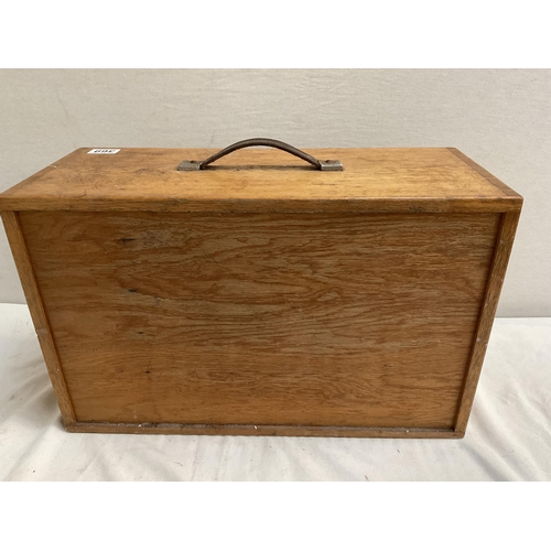 369 - VINTAGE OAK ENGINEERS BOX FITTED WITH DRAWERS COMPLETE WITH KEY -H13