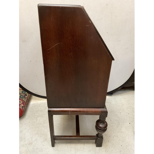 370 - VINTAGE OAK BUREAU WITH DROP DOWN FLAP OVER 2 DRAWERS ON TURNED BULBOUS AND STRETCHERD LEGS -H39