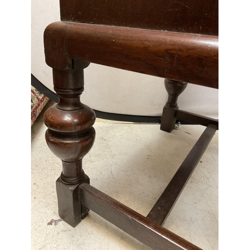 370 - VINTAGE OAK BUREAU WITH DROP DOWN FLAP OVER 2 DRAWERS ON TURNED BULBOUS AND STRETCHERD LEGS -H39