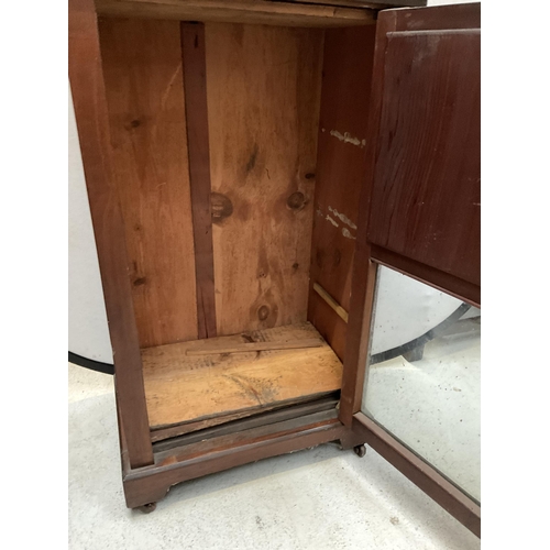 371 - EDWARDIAN MIRROR BACKED MUSIC CABINET WITH CARVED GLASS AND MIRRORED PANEL DOOR -H46