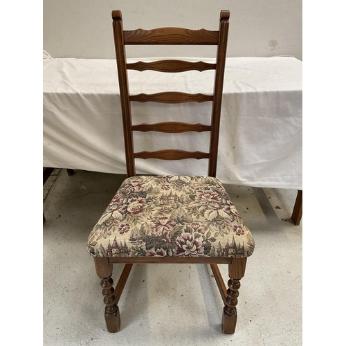 379 - BADGED OLD CHARM CARVED PEDESTAL CIRCULAR EXTENDING DINING TABLE AND 4 MATCHING RAILBACK CHAIRS ON T... 