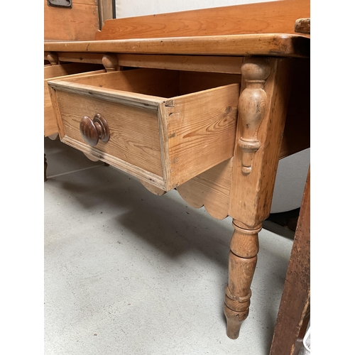 391 - VICTORIAN STRIPPED PINE DRESSER BASE WITH 3 DRAWERS SHAPED FREEZE ON TURNED LEGS - H35