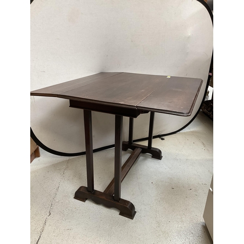 409 - VINTAGE OAK DROP LEAF TABLE ON STRETCHERED BASE - H30