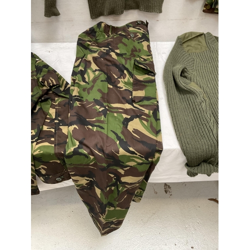 410 - BAG OF CAMOUFLAGE MILITARY UNIFORM