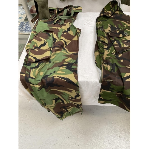 410 - BAG OF CAMOUFLAGE MILITARY UNIFORM