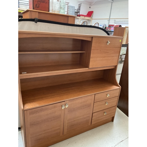 425 - RETRO TEAK EFFECT BADGED SCHREIBER LOUNGE UNIT - H53