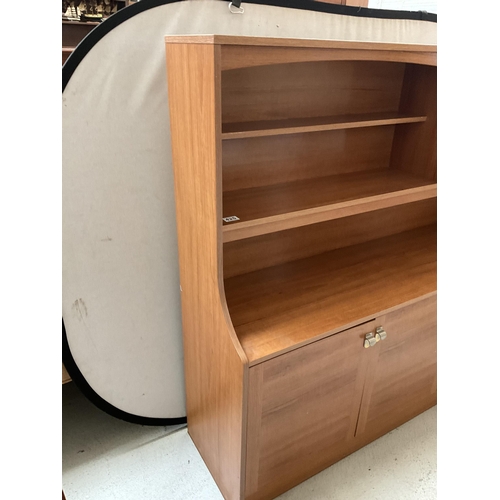 425 - RETRO TEAK EFFECT BADGED SCHREIBER LOUNGE UNIT - H53