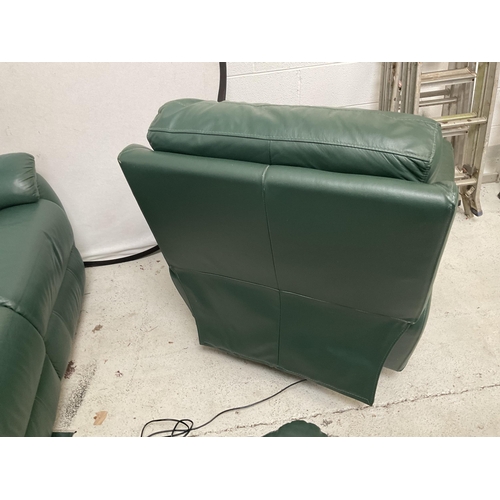 428 - GREEN LEATHER 3 PIECE SUITE TO INCLUDE 3 SEATER SETTEE AND 2 MATCHING ELECTRIC RECLINING CHAIRS