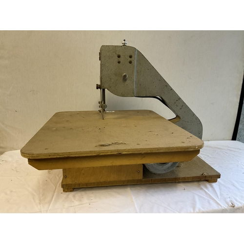 52 - BURGESS TABLE TOP BAND SAW