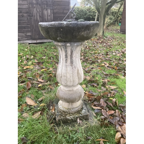 299 - GARDEN SUNDIAL ON READED PEDESTAL BASE - H31