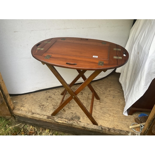 303 - MAHOGANY FOLDING BUTLERS TRAY WITH BRASS FITTING COMPLETE WITH FOLDING STAND - H31