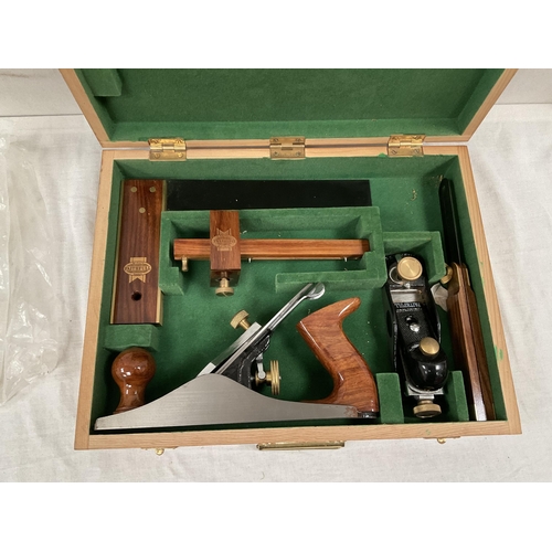 16 - FAITHFUL TOOLS CARPENTERS TOOL KIT IN PRESENTATION CASE