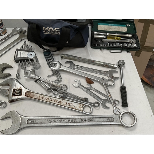 21 - LARGE QTY OF SPANNERS, SOCKET SET, ADJUSTABLE SPANNERS TO INCLUDE KING DICK ETC