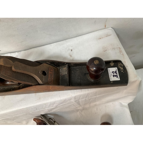 32 - 2 STANLEY BAILEY NO 7 WOOD PLANES