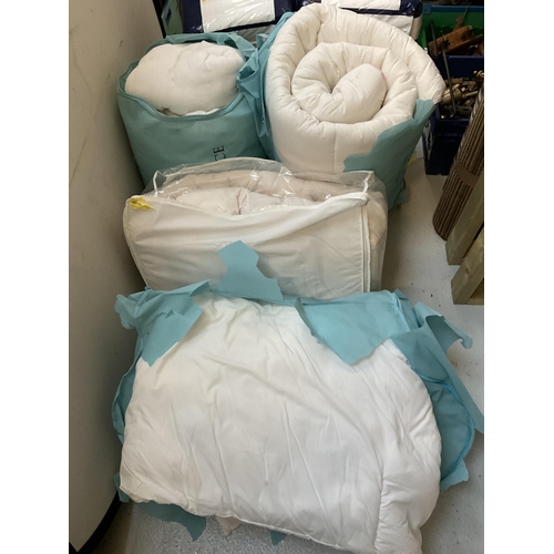 54 - LARGE QTY OF DUVETS, BLANKETS, THROWS AND PADS ETC