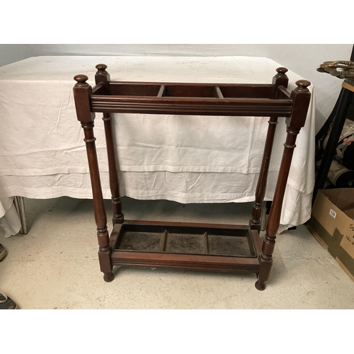 92 - EDWARDIAN MAHOGANY STICK/UMBRELLA STAND COMPLETE WITH METAL DRIP TRAY H30