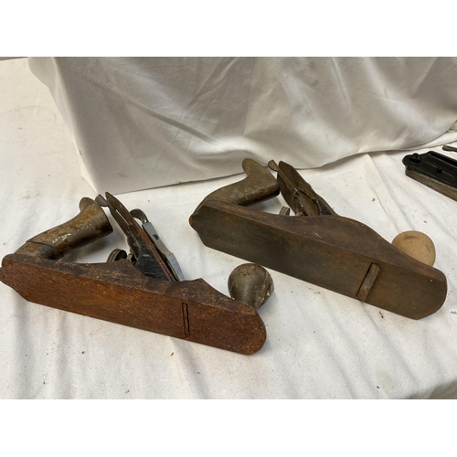 130 - 11 STANLEY NO 4 WOOD PLANES