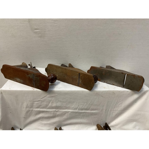 130 - 11 STANLEY NO 4 WOOD PLANES