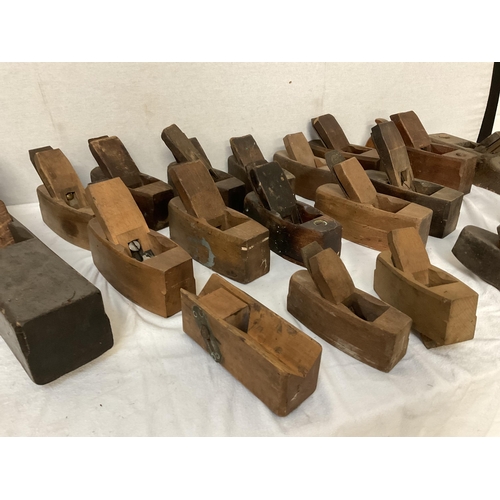 136 - CRATE OF VICTORIAN BLOCK PLANES X 25