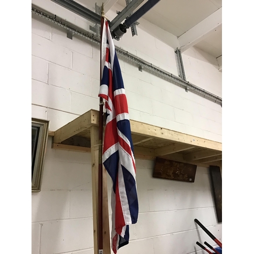 166 - GREAT BRITAIN FLAG ON POLE