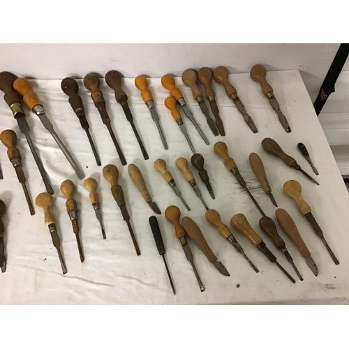 168 - BOX OF VICTORIAN AND LATER SCREWDRIVERS TO INC MARPLES ETC