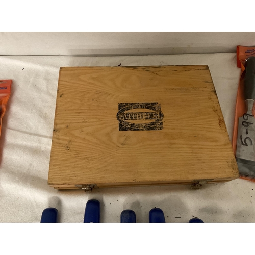 179 - BOX OF WOOD CHISELS