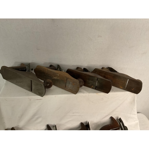 189 - 12 STANLEY NO 4 WOOD PLANES