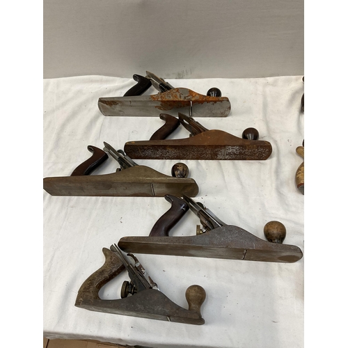 205 - STANLEY NO 3, 4 STANLEY NO 5'S 5 STANLEY NO 4 WOOD PLANES