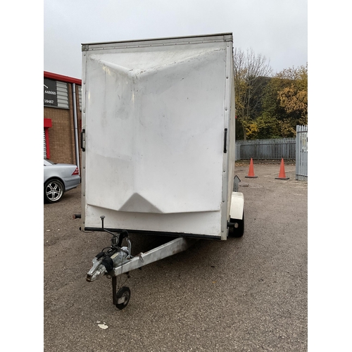 279 - TOW A VAN 580 DS TWIN AXLE BOX TRAILER 18FT X 6 X 7'6
INTERIOR MEASUREMENT 15FT X 6FT X 7FT 6 HIGH -... 