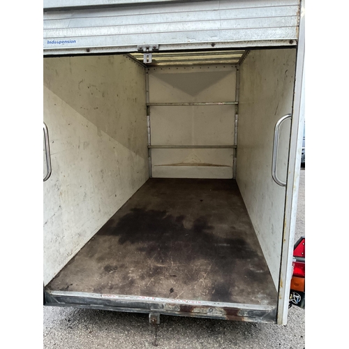 279 - TOW A VAN 580 DS TWIN AXLE BOX TRAILER 18FT X 6 X 7'6
INTERIOR MEASUREMENT 15FT X 6FT X 7FT 6 HIGH -... 