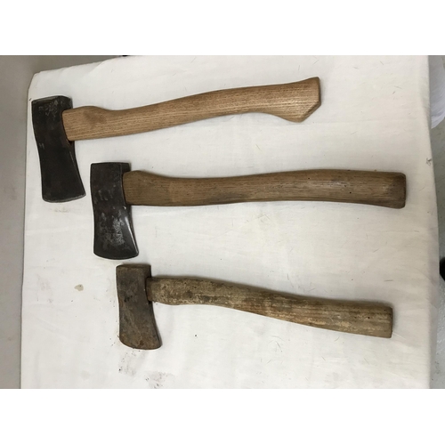 288 - QTY OF VINTAGE AXES AND AXE HEADS