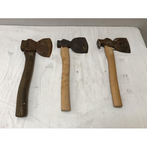 288 - QTY OF VINTAGE AXES AND AXE HEADS