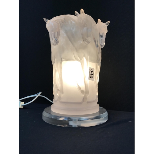 340 - REPRODUCTION LALIQUE STYLE GLASS TABLE LAMP DECORATED WITH HORSES - H13