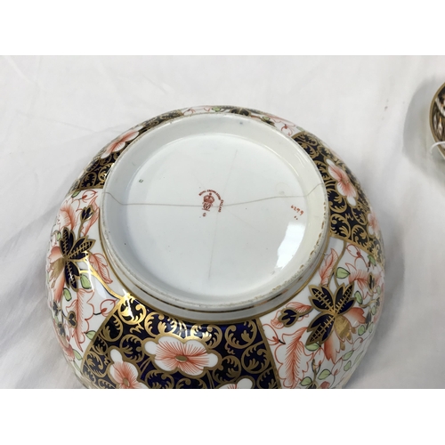 344 - QTY OF ROYAL CROWN DERBY CHINA TO INCLUDE BOWLS, PLATES ETC A/F