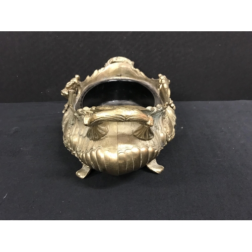 379 - ORNATE BRASS TWIN HANDLED FRUIT BOWL COMPLETE WITH LINER H5