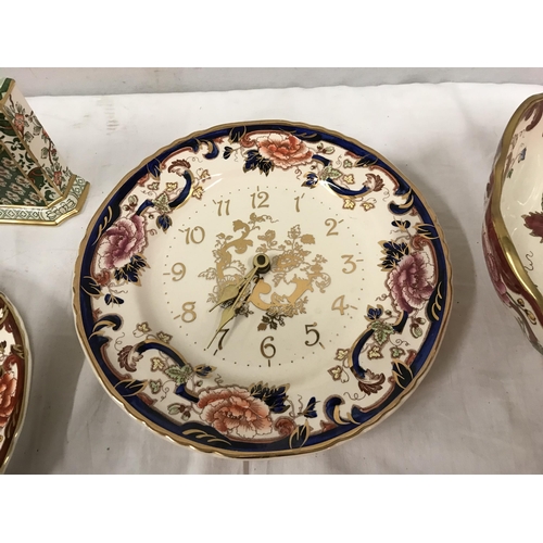 386 - QTY OF MASONS CHINA TO INCLUDE FRUIT BOWLS, WALL CLOCK, MANTLE CLOCK, PLATES ETC