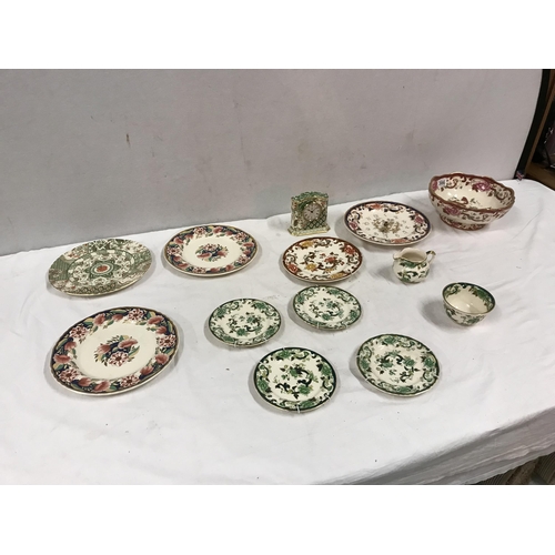 386 - QTY OF MASONS CHINA TO INCLUDE FRUIT BOWLS, WALL CLOCK, MANTLE CLOCK, PLATES ETC