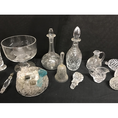 389 - 2 BOXES OF GLASSWARE TO INCLUDE DECANTERS, VASES, FRIUT BOWLS AND A VICTORIAN MARY GREGORY DECORATED... 