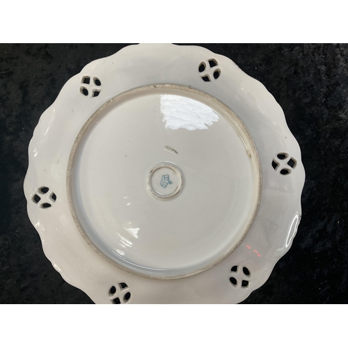 405 - QTY OF VICTORIAN CHINA TO INCLUDE SERVING PLATES, CUP AND SAUCER TEMPLE JAR ETC